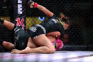 Michelle Waterson feet photo thumbnail