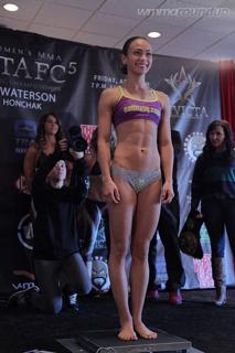 Michelle Waterson feet photo thumbnail