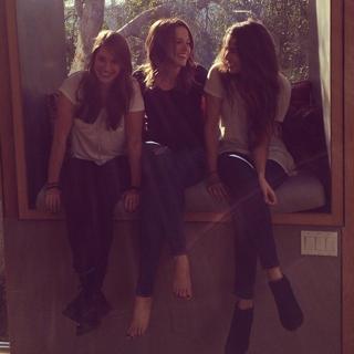 Sophia Bush feet photo thumbnail