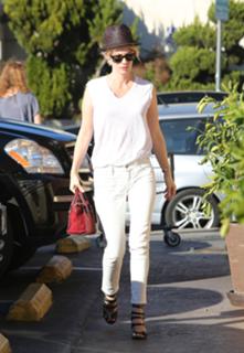 January Jones feet photo thumbnail