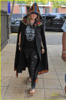 Kesha feet photo thumbnail