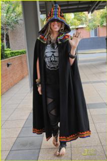 Kesha feet photo thumbnail