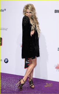 Kesha feet photo thumbnail