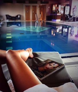 Kimberley Garner feet photo thumbnail