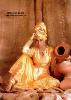 Madhuri Dixit feet photo thumbnail