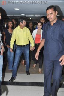 Madhuri Dixit feet photo thumbnail
