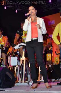 Madhuri Dixit feet photo thumbnail