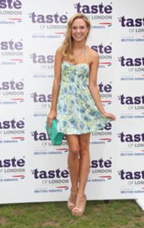 Kimberley Garner feet photo thumbnail