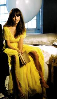 Jessica Alba feet photo thumbnail