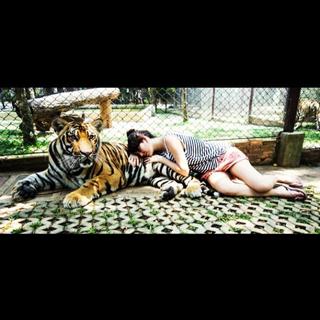 Blanca Suárez feet photo thumbnail