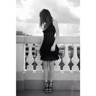 Blanca Suárez feet photo thumbnail