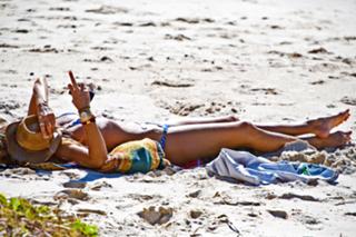 Elle Macpherson feet photo thumbnail