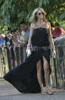 Elle Macpherson feet photo thumbnail