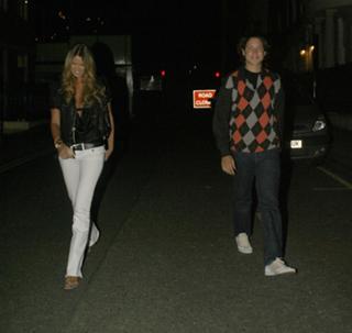 Elle Macpherson feet photo thumbnail