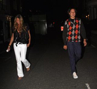 Elle Macpherson feet photo thumbnail