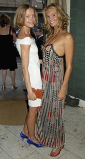 Elle Macpherson feet photo thumbnail