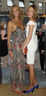 Elle Macpherson feet photo thumbnail