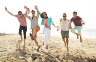 Victoria Justice feet photo thumbnail