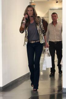 Elle Macpherson feet photo thumbnail