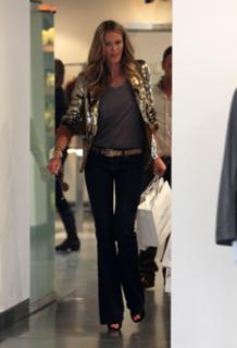 Elle Macpherson feet photo thumbnail