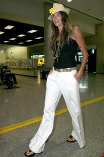 Elle Macpherson feet photo thumbnail