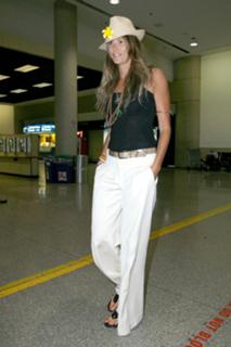 Elle Macpherson feet photo thumbnail