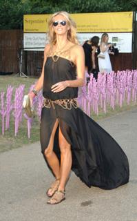 Elle Macpherson feet photo thumbnail