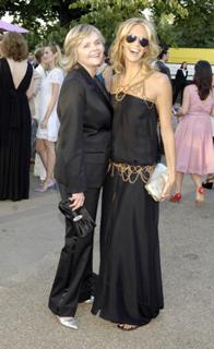 Elle Macpherson feet photo thumbnail