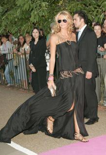 Elle Macpherson feet photo thumbnail