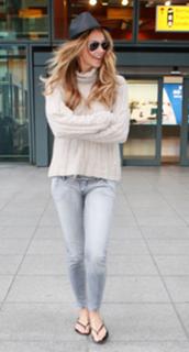 Elle Macpherson feet photo thumbnail