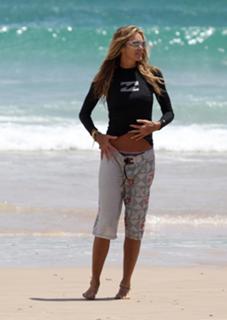 Elle Macpherson feet photo thumbnail