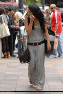 Vanessa Hudgens feet photo thumbnail