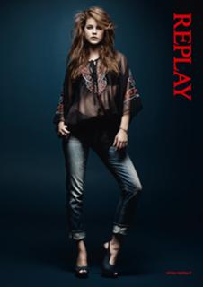 Barbara Palvin feet photo thumbnail