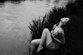Barbara Palvin feet photo thumbnail