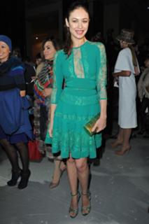 Olga Kurylenko feet photo thumbnail