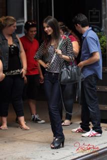 Victoria Justice feet photo thumbnail