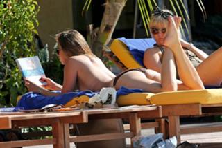 Ferne McCann feet photo thumbnail