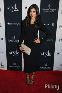 Diane Guerrero feet photo 3