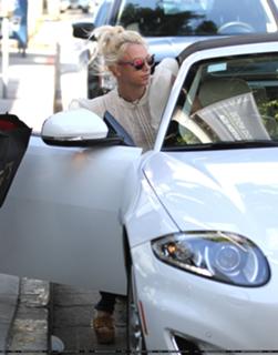 Britney Spears feet photo thumbnail