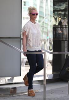 Britney Spears feet photo thumbnail