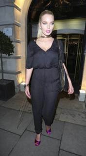 Helen Flanagan feet photo thumbnail