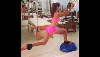 Izabel Goulart feet photo thumbnail