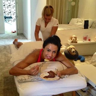 Gracyanne Barbosa feet photo thumbnail