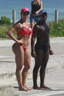 Gracyanne Barbosa feet photo thumbnail