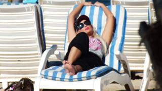 Daniela Katzenberger feet photo thumbnail