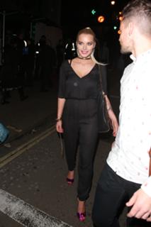 Helen Flanagan feet photo thumbnail