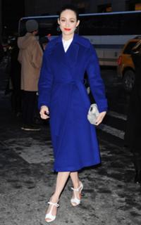 Emmy Rossum feet photo thumbnail