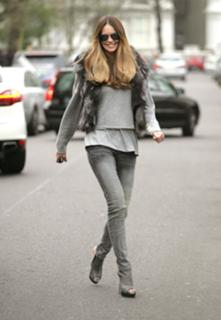 Elle Macpherson feet photo thumbnail