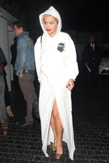 Rita Ora feet photo thumbnail