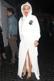 Rita Ora feet photo thumbnail